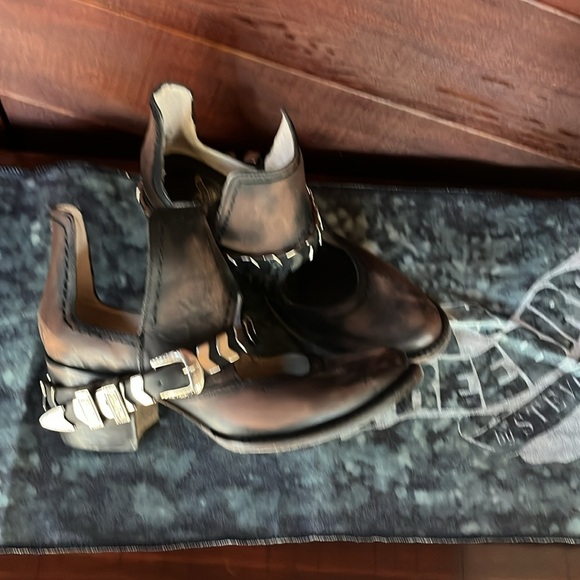 Freebird Blade Distressed Booties - Picture 3 of 15